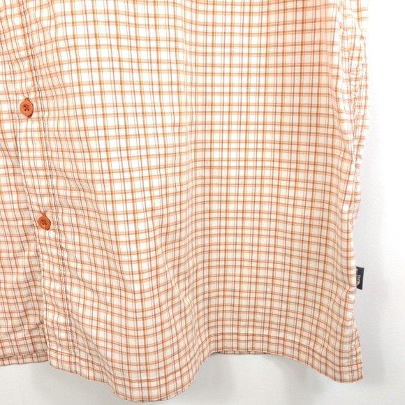 The North Face Button Down Shirt w/ Mesh Lining - Picture 2 of 6
